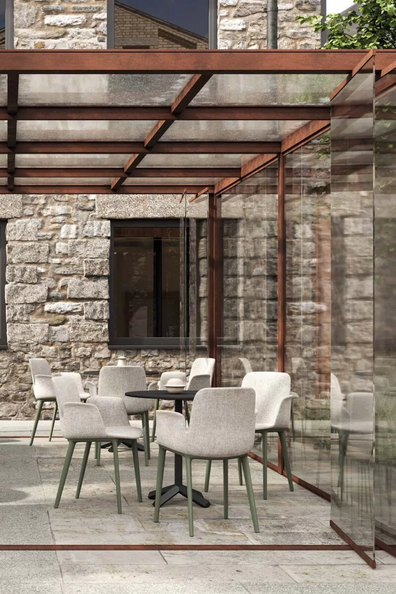 Frezza produit du mobilier élégant et design pour bars et restaurants.