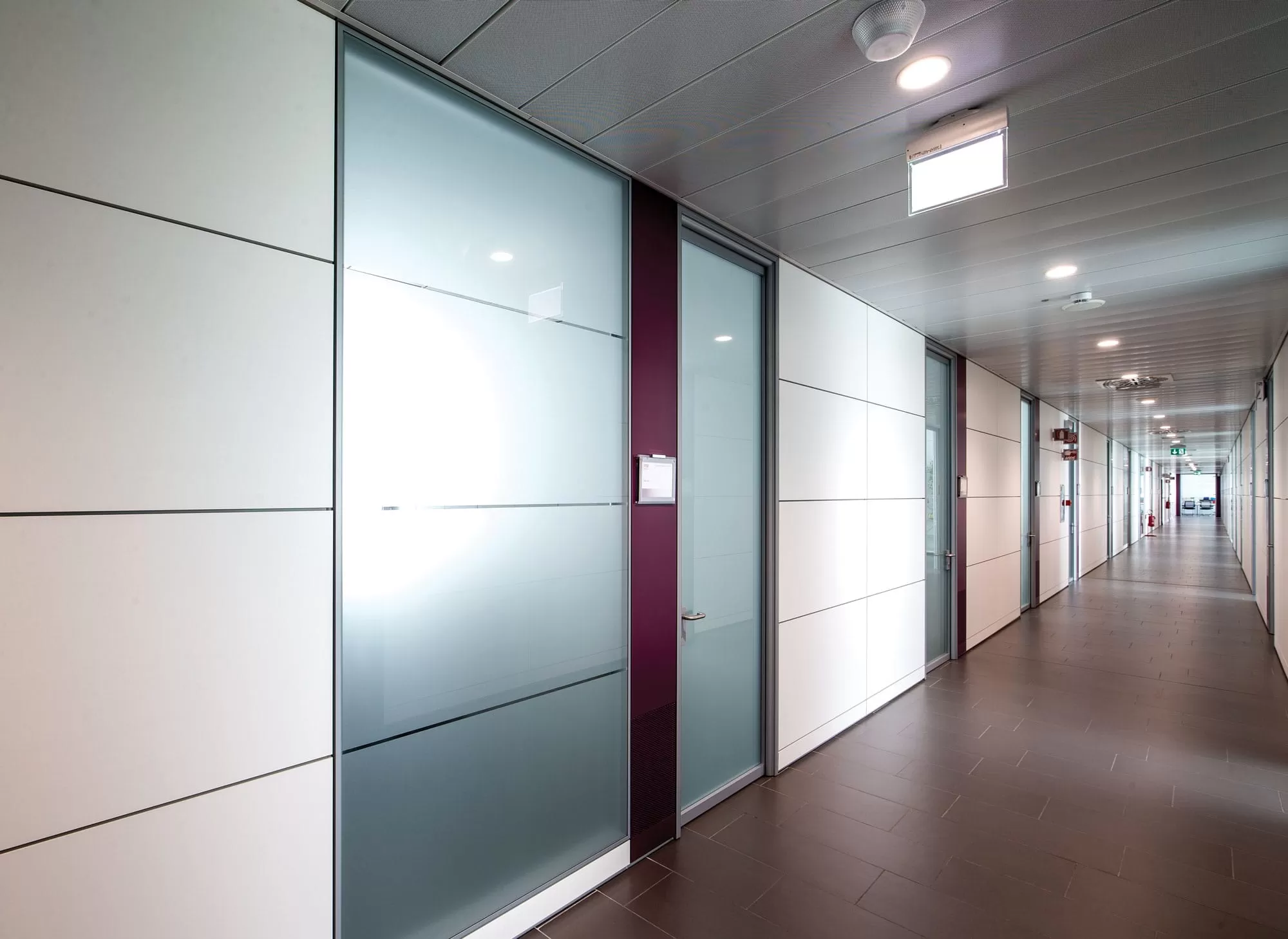 Partition walls for Office in Glass, Wood and Steel - Areaplan