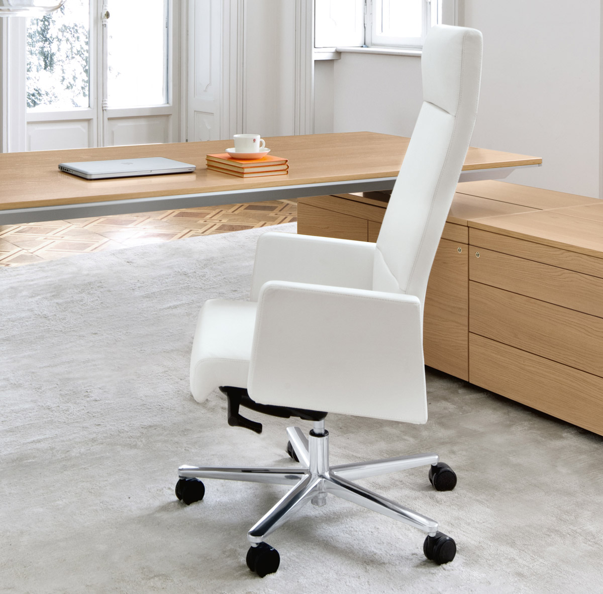 Executive Chairs in Leather or Fabric - Max