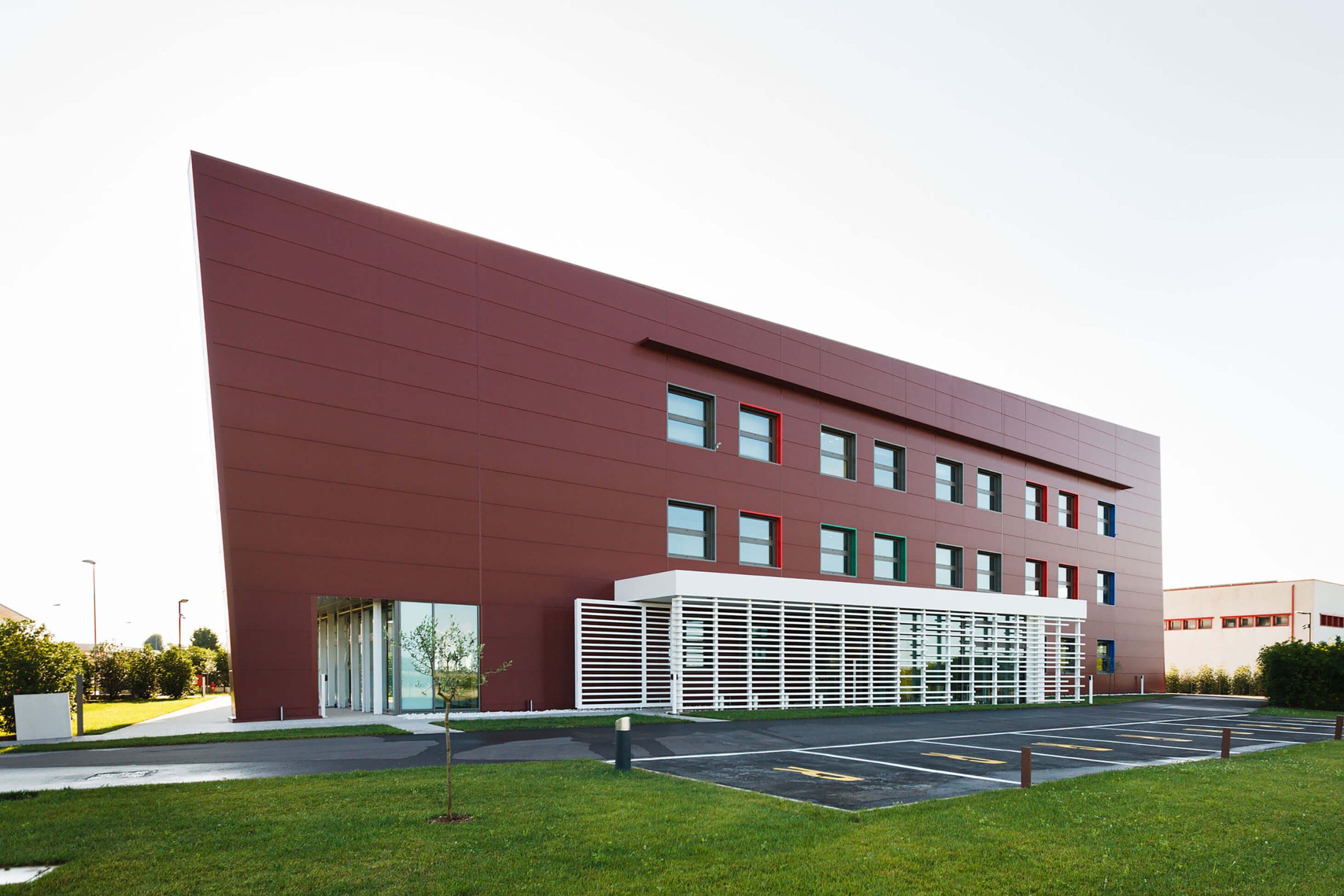 Frezza Office Furniture Siretessile: 1800 m² of Refined Design