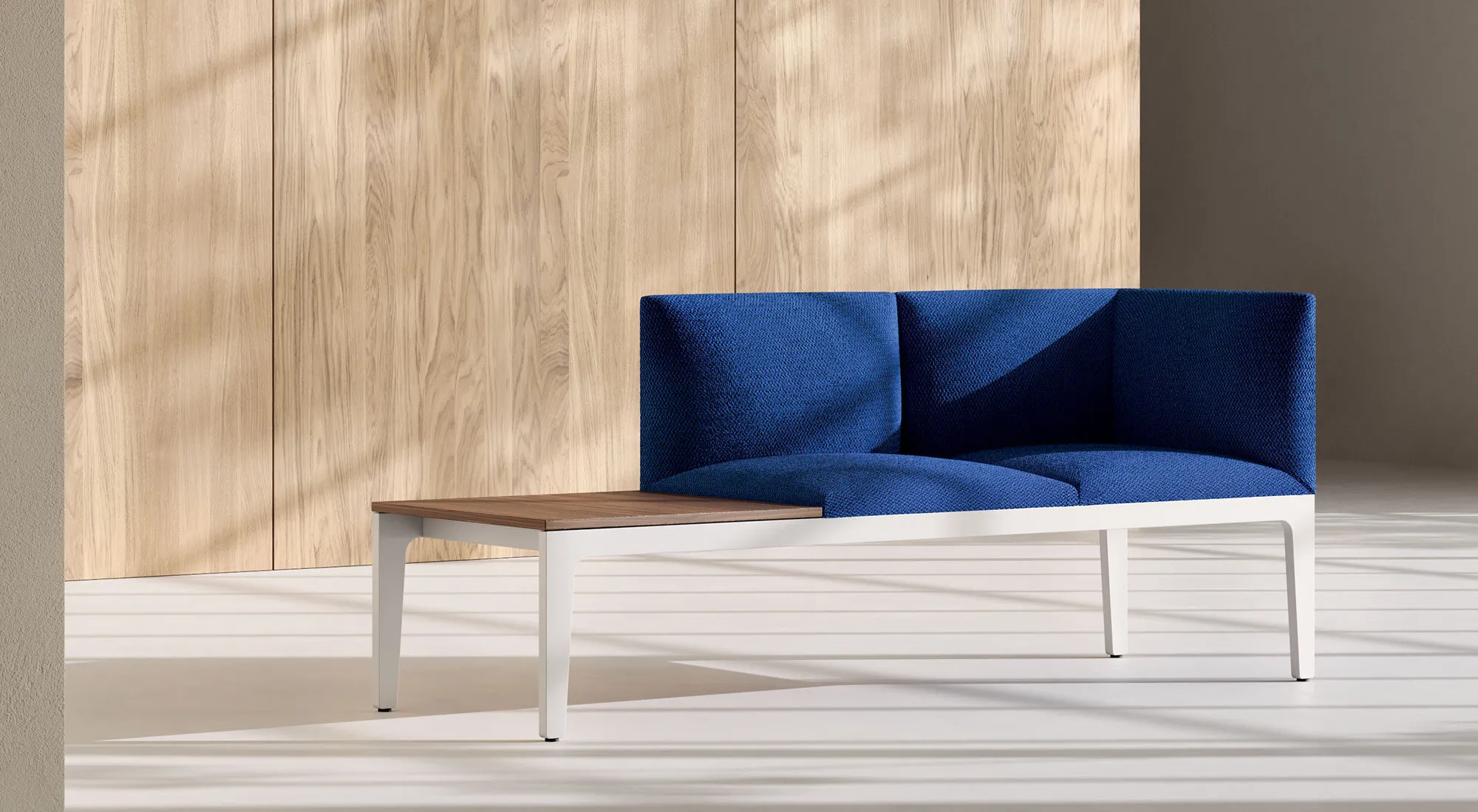 Upholstered benches for restaurants: functionality and comfort in contemporary design
