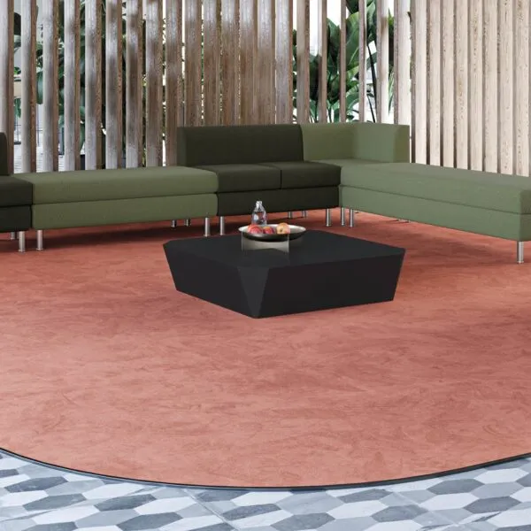 Bancs, fauteuils et canapés pour bureau Domino dans un espace d'attente avec modules d'angle – Frezza