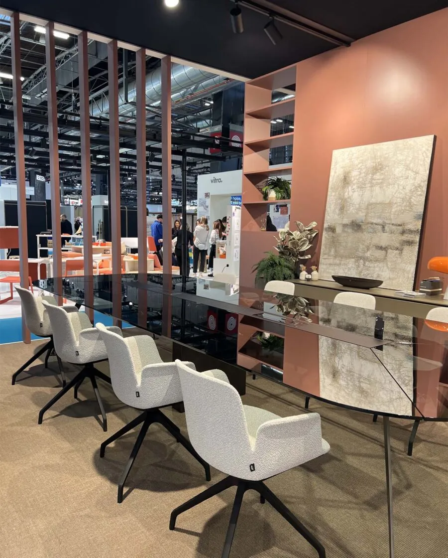 fiera workspace parigi stand frezza spike riunione