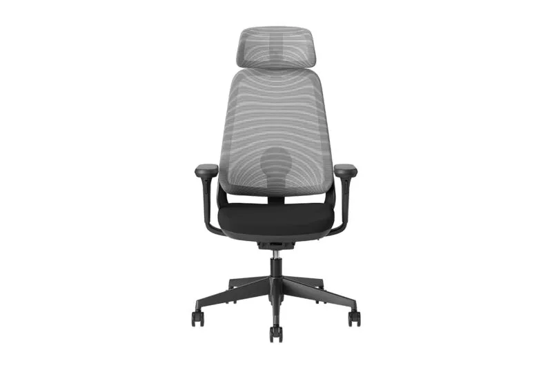 Sedia ufficio ergonomica professionale Areca Mesh con schienale e poggiatesta grigi, seduta nera imbottita e braccioli regolabili, vista frontale